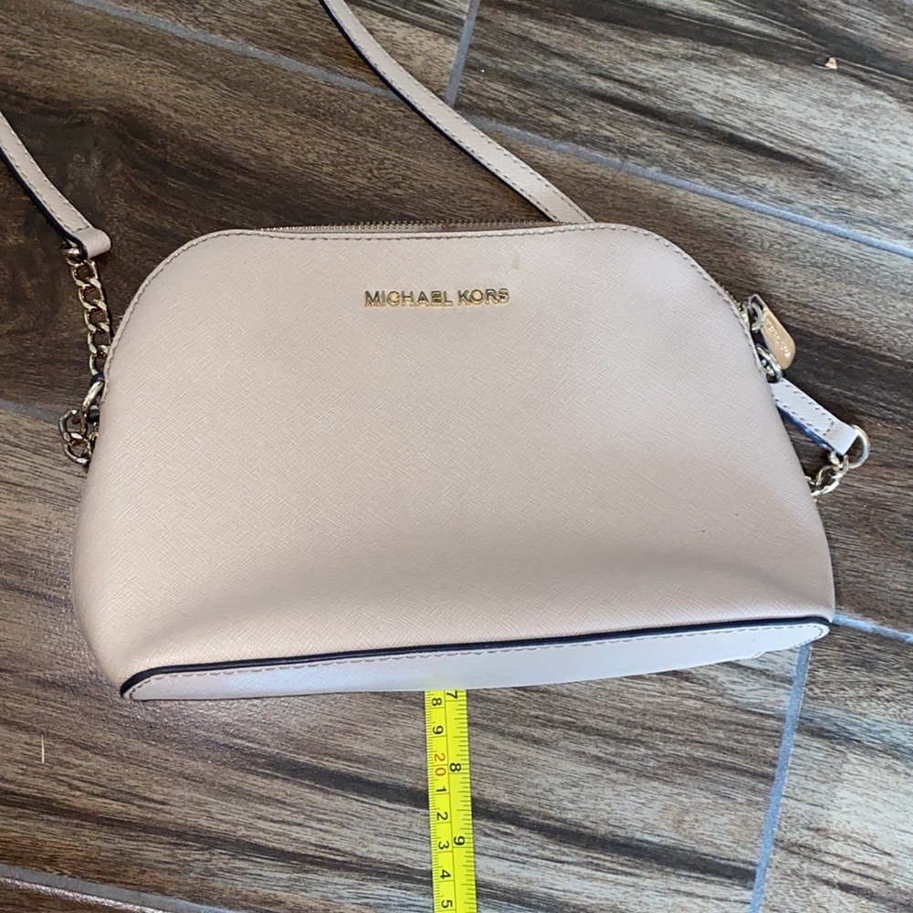 💋Michael Kors Cream Crossbody Bag! - Picture 9 of 10